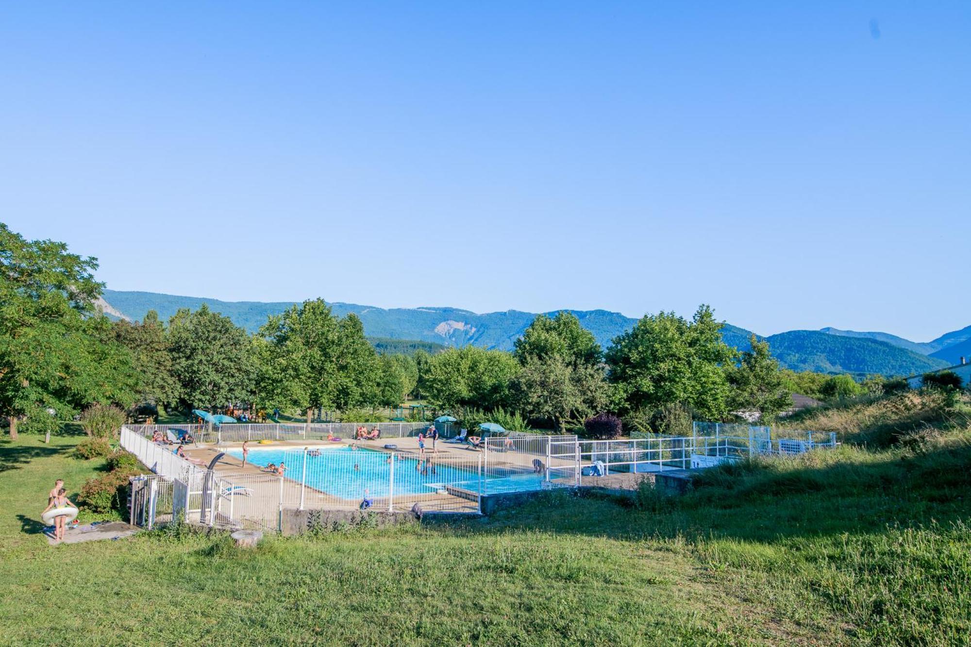 Camping Onlycamp Les Tuilleres Vercheny Extérieur photo